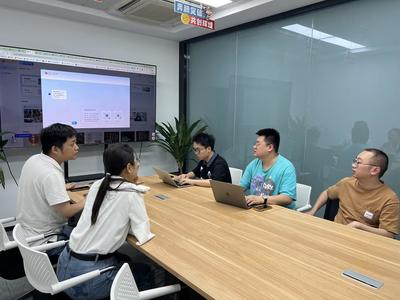 在“世界超市”遇見能“說”各國語言的老板娘，義烏老板娘用數字化翻譯服務連接全球客商