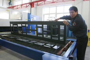 航天200廠引進(jìn)激光切割機(jī)，生產(chǎn)能力躍升新臺階